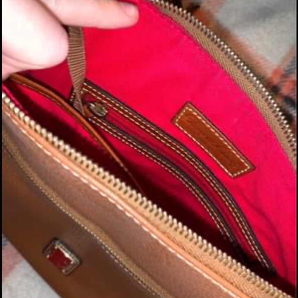Pebble stone Dooney & Bourke crossbody purse